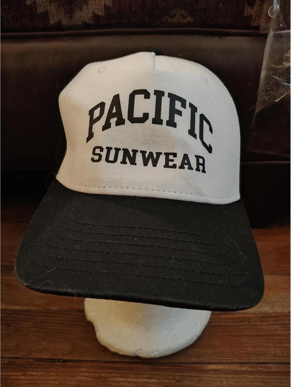 Pacific Sunwear pacsun black/white trucker hat/cap - EUC